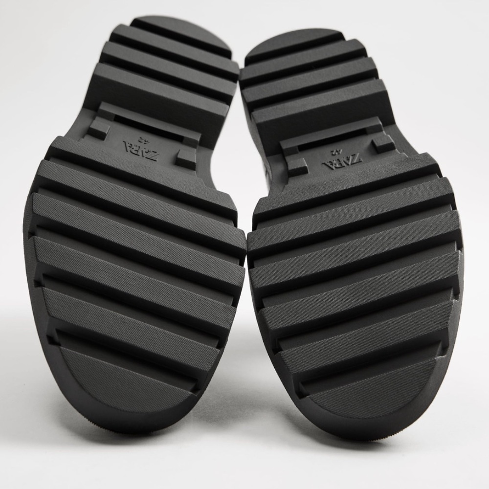 ZARA MEN TREADED CHELSEA BOOTS - Picture 6 of 10